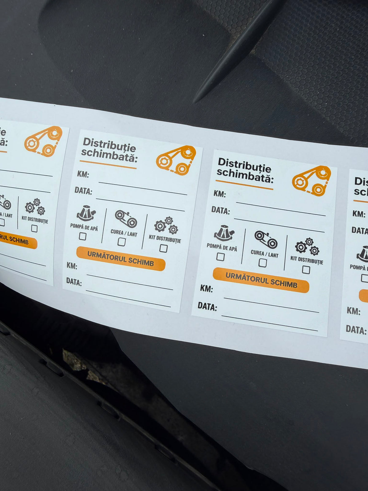 Etichetă Autocolantă/ Cartonată pentru Evidența Schimbului de Distribuție – Service Auto